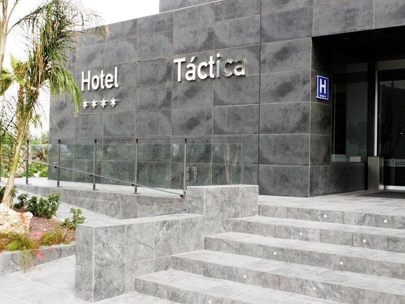 Azz Valencia Tactica Hotel Патерна Екстериор снимка